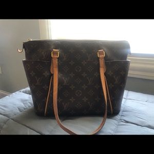Louis Vuitton Purse